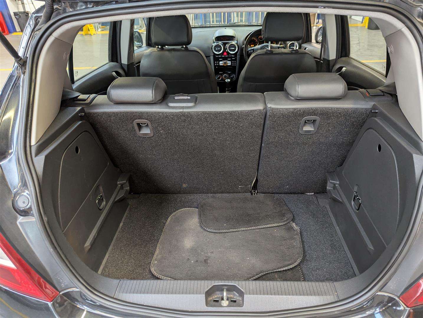 <p>2014 VAUXHALL CORSA SE</p>
