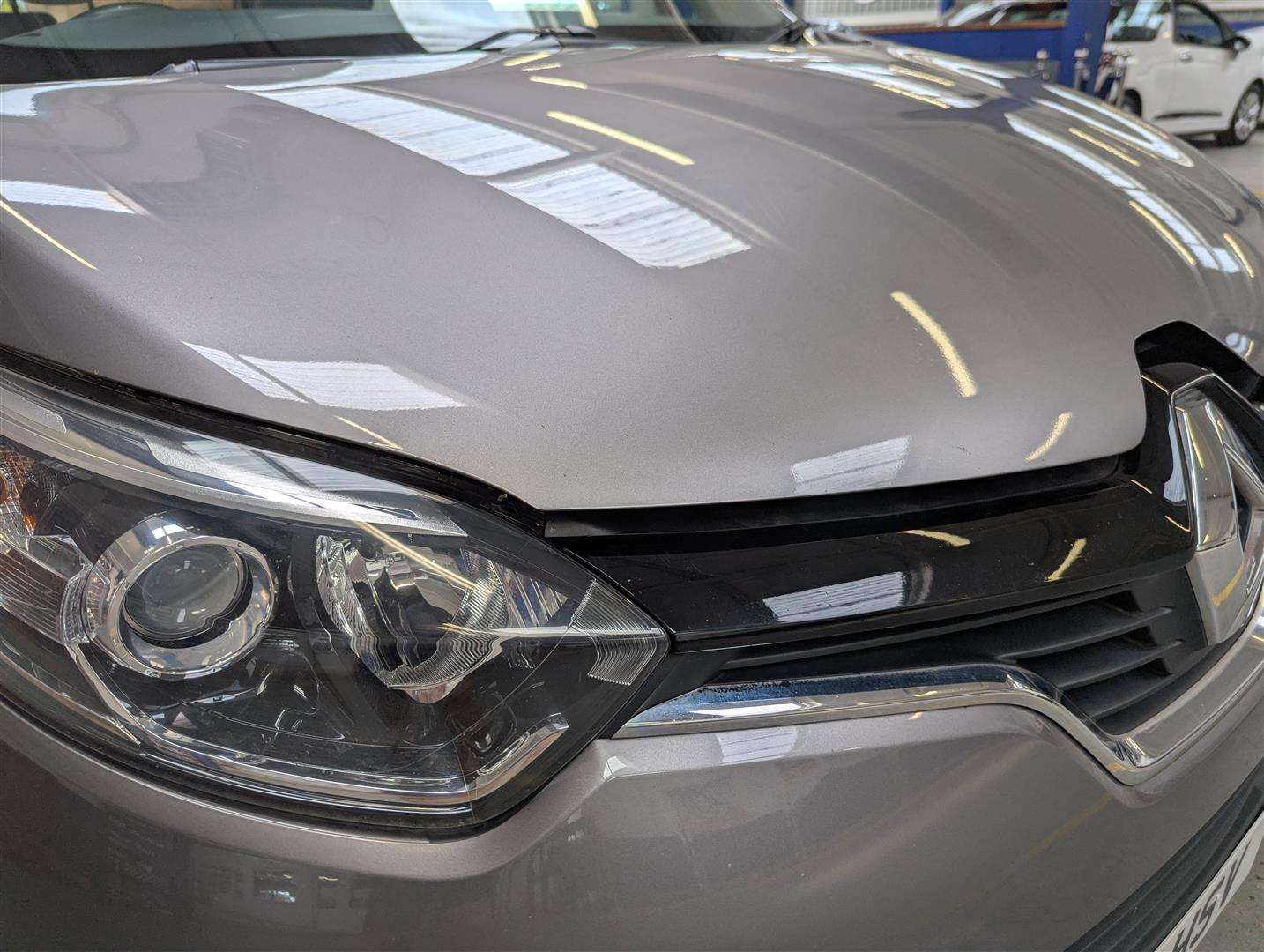 <p>2015 RENAULT CAPTURD-QUE M-NAV ENERGY</p>