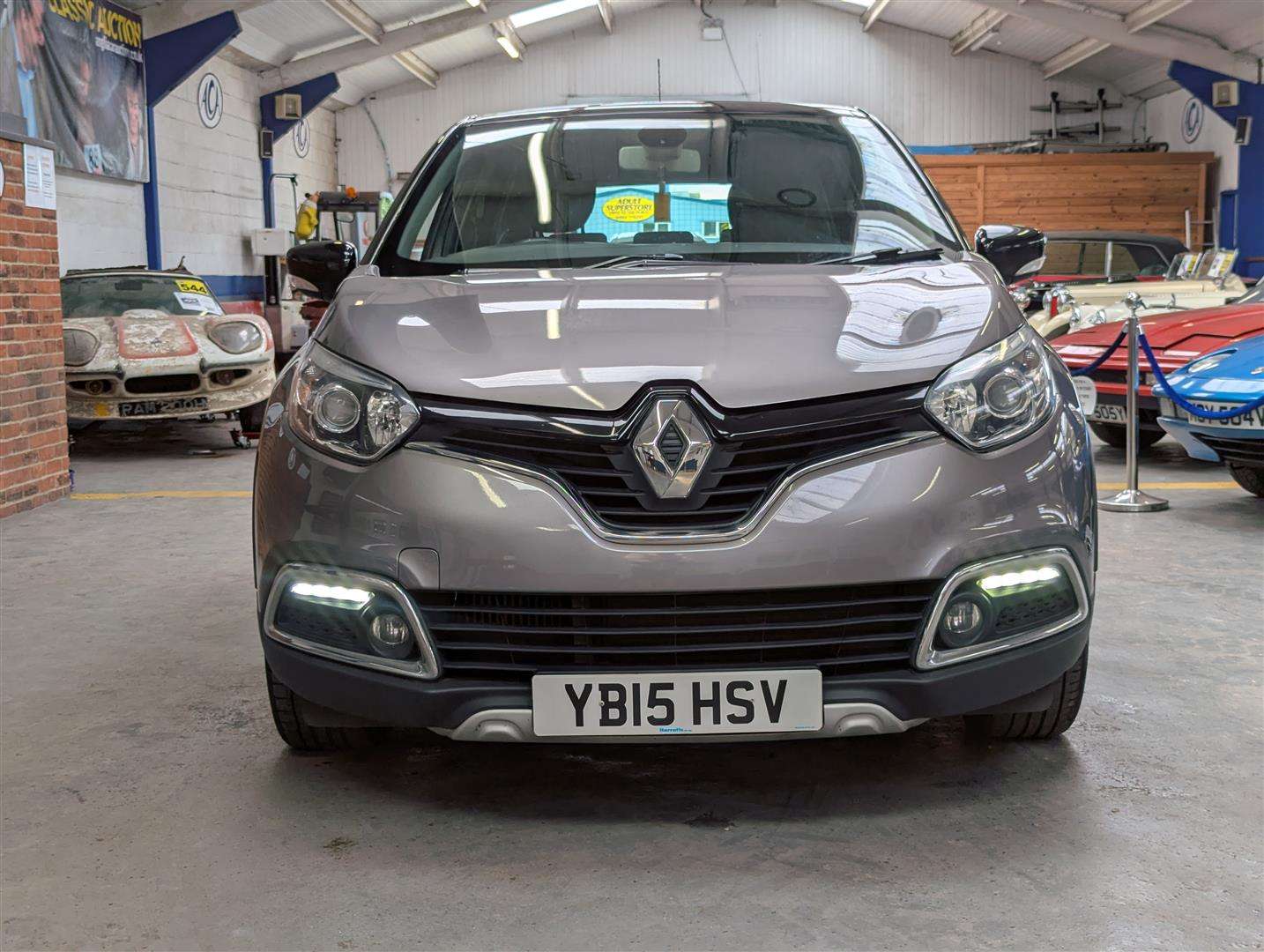<p>2015 RENAULT CAPTURD-QUE M-NAV ENERGY</p>