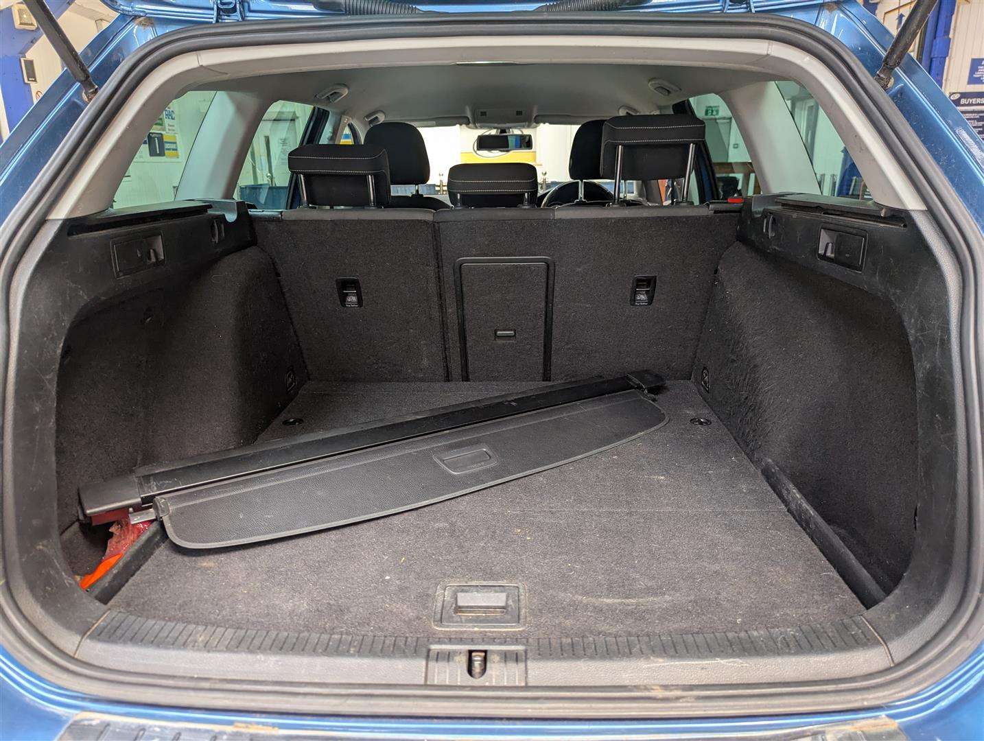 <p>2015 VOLKSWAGEN GOLF GT BLUEMOTION TECH T</p>