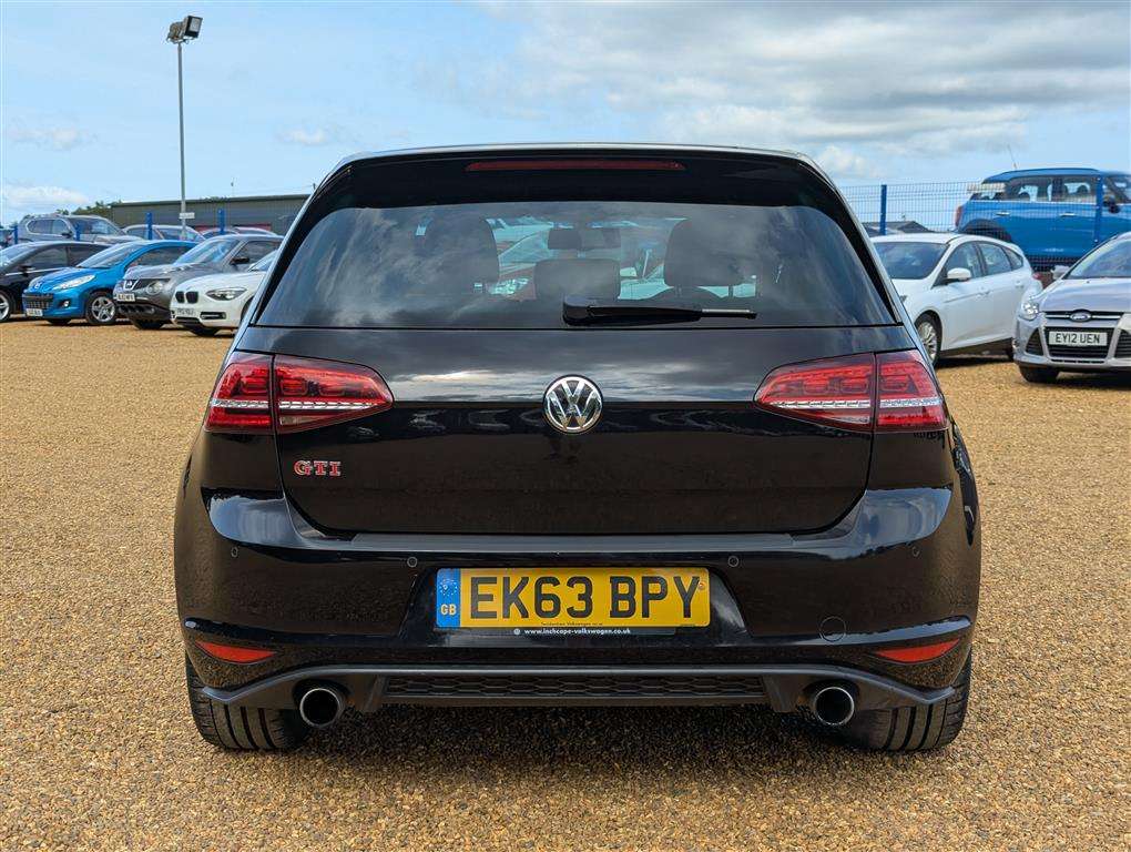 <p>2013 VOLKSWAGEN GOLF GTI</p>