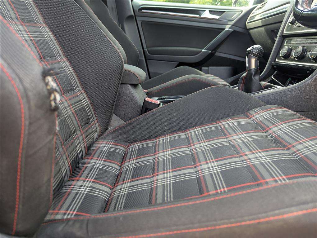 <p>2013 VOLKSWAGEN GOLF GTI</p>