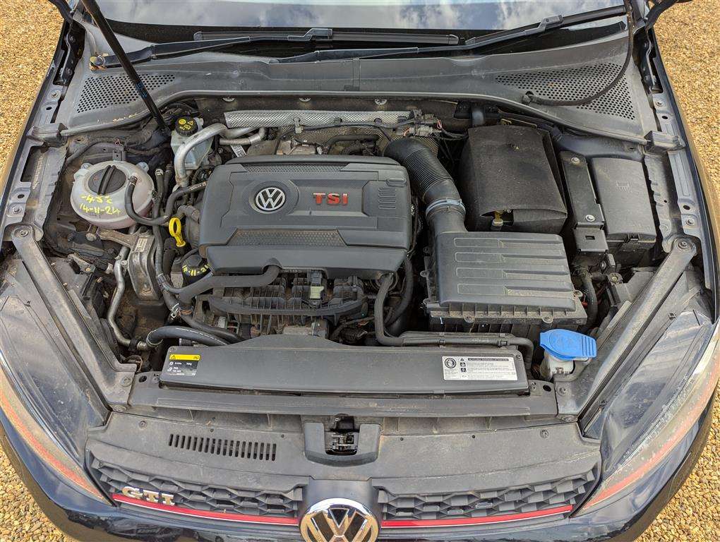 <p>2013 VOLKSWAGEN GOLF GTI</p>