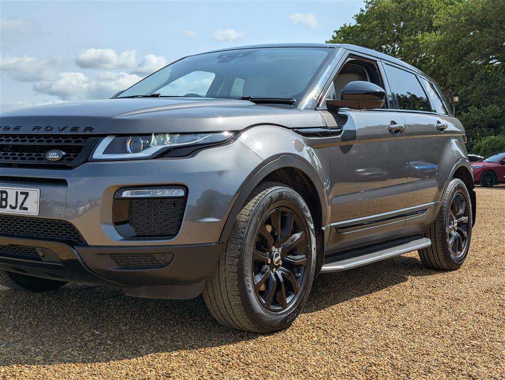 <p>2016 LAND ROVER RANGE ROVER EVOQUE SE TD4</p>