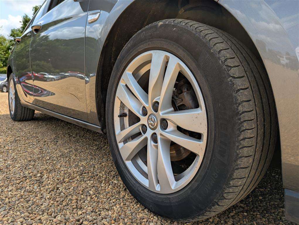 <p>2017 VAUXHALL ASTRA DESIGN CDTI ECOTEC</p>