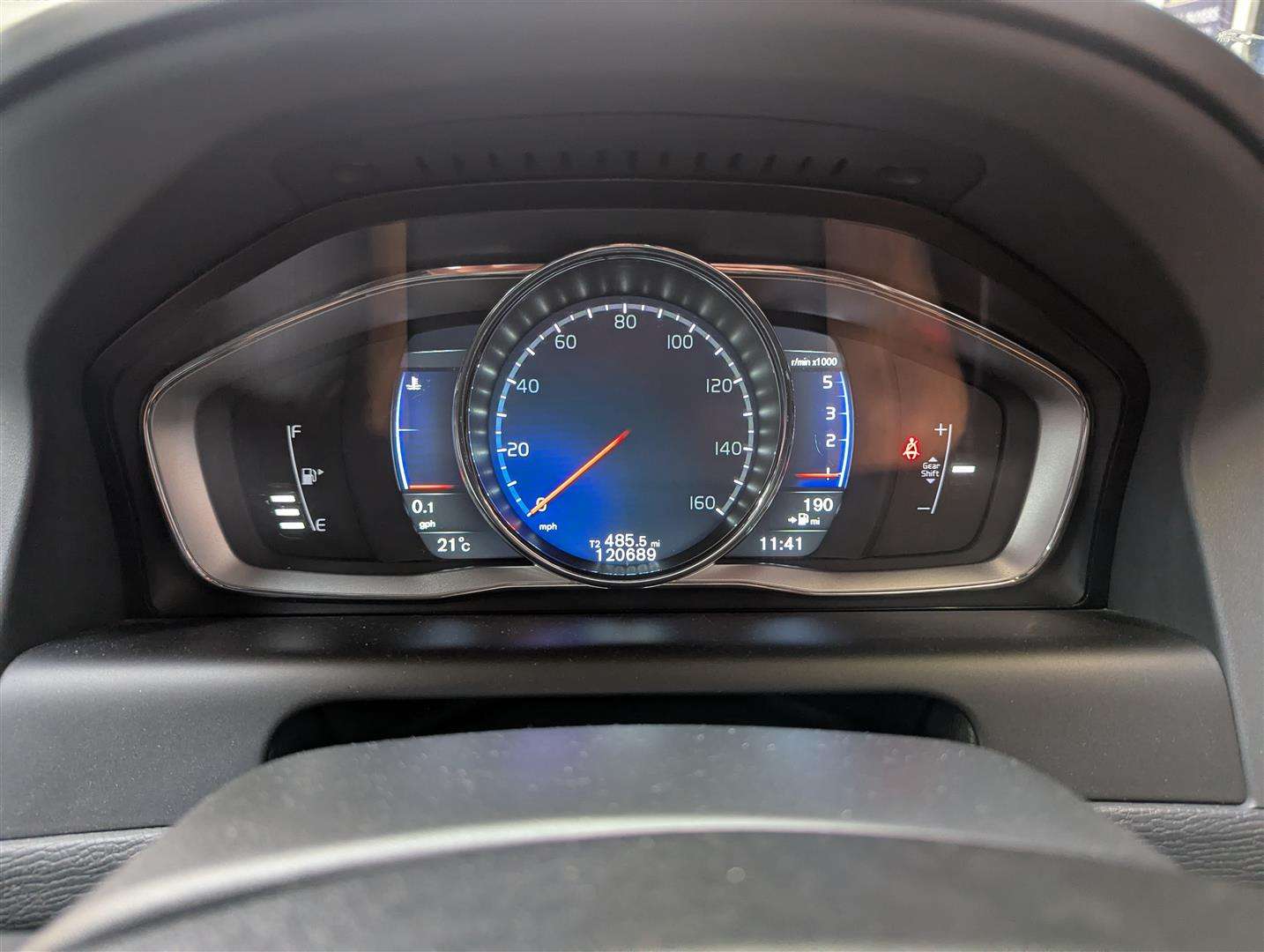 <p>2016 VOLVO XC60 R-DESIGN NAV D4</p>