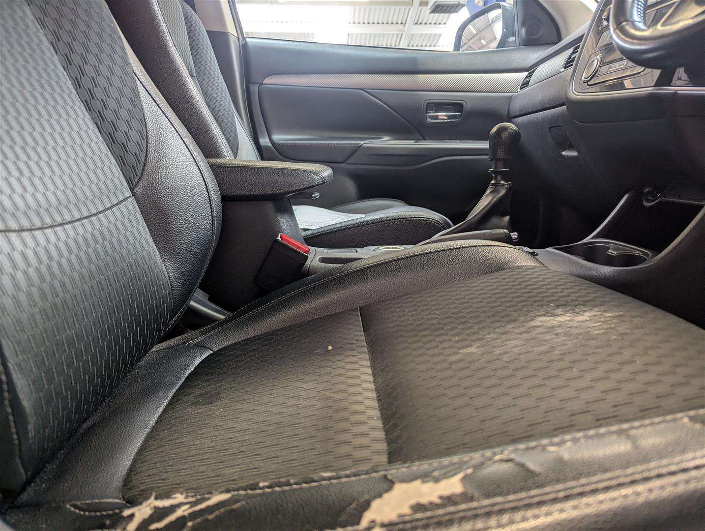 <p>2014 MITSUBISHI OUTLANDER GX 3 DI-D</p>