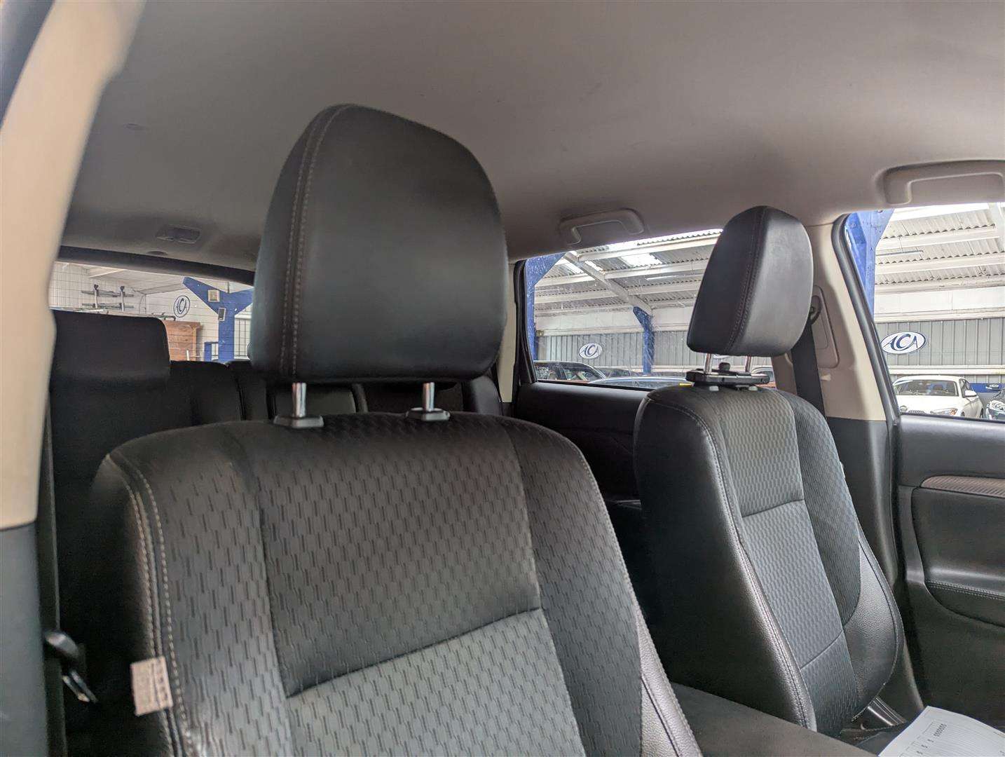 <p>2014 MITSUBISHI OUTLANDER GX 3 DI-D</p>