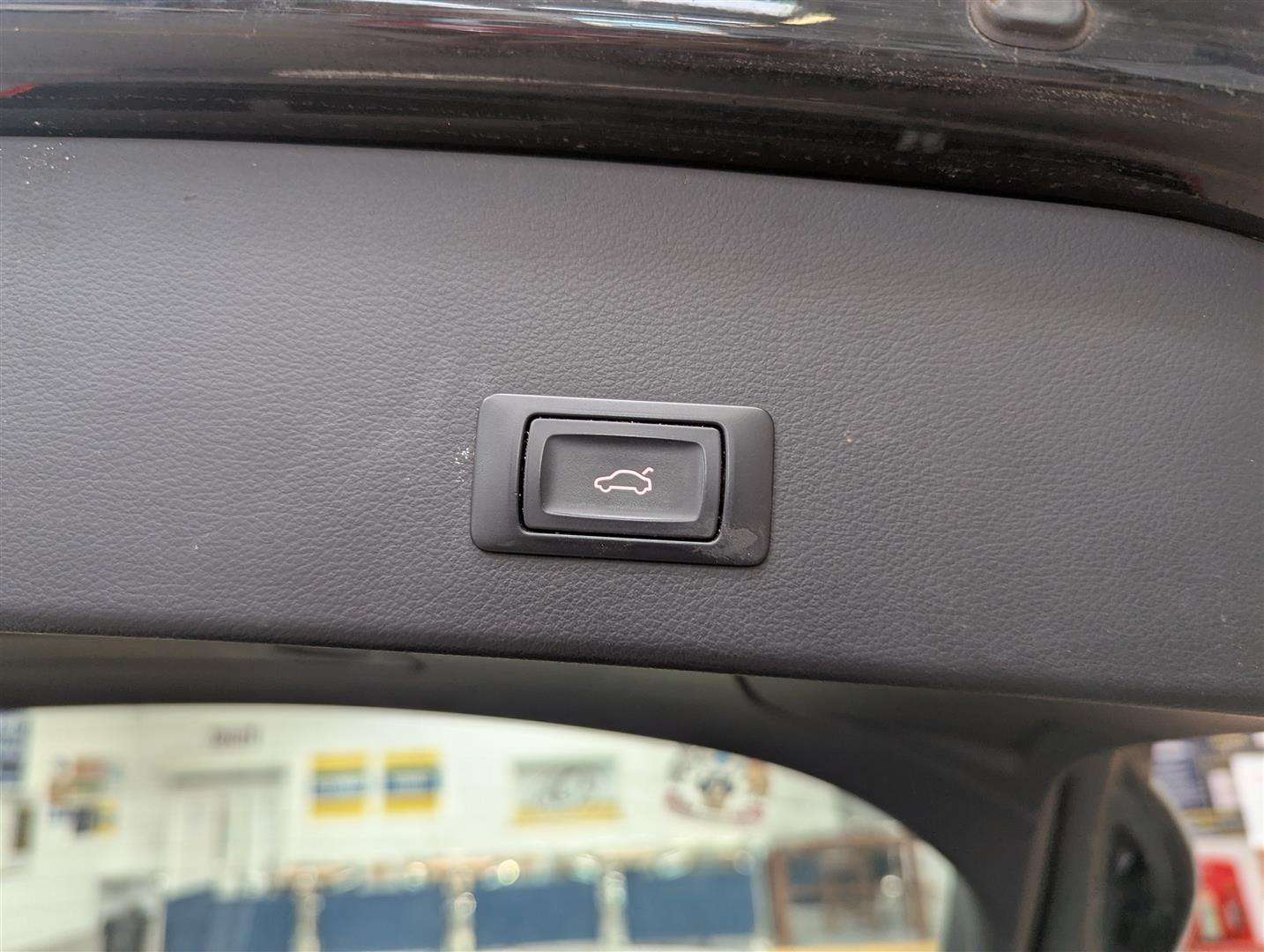<p>2014 AUDI A6 S LINE TDI ULTRA S-A</p>