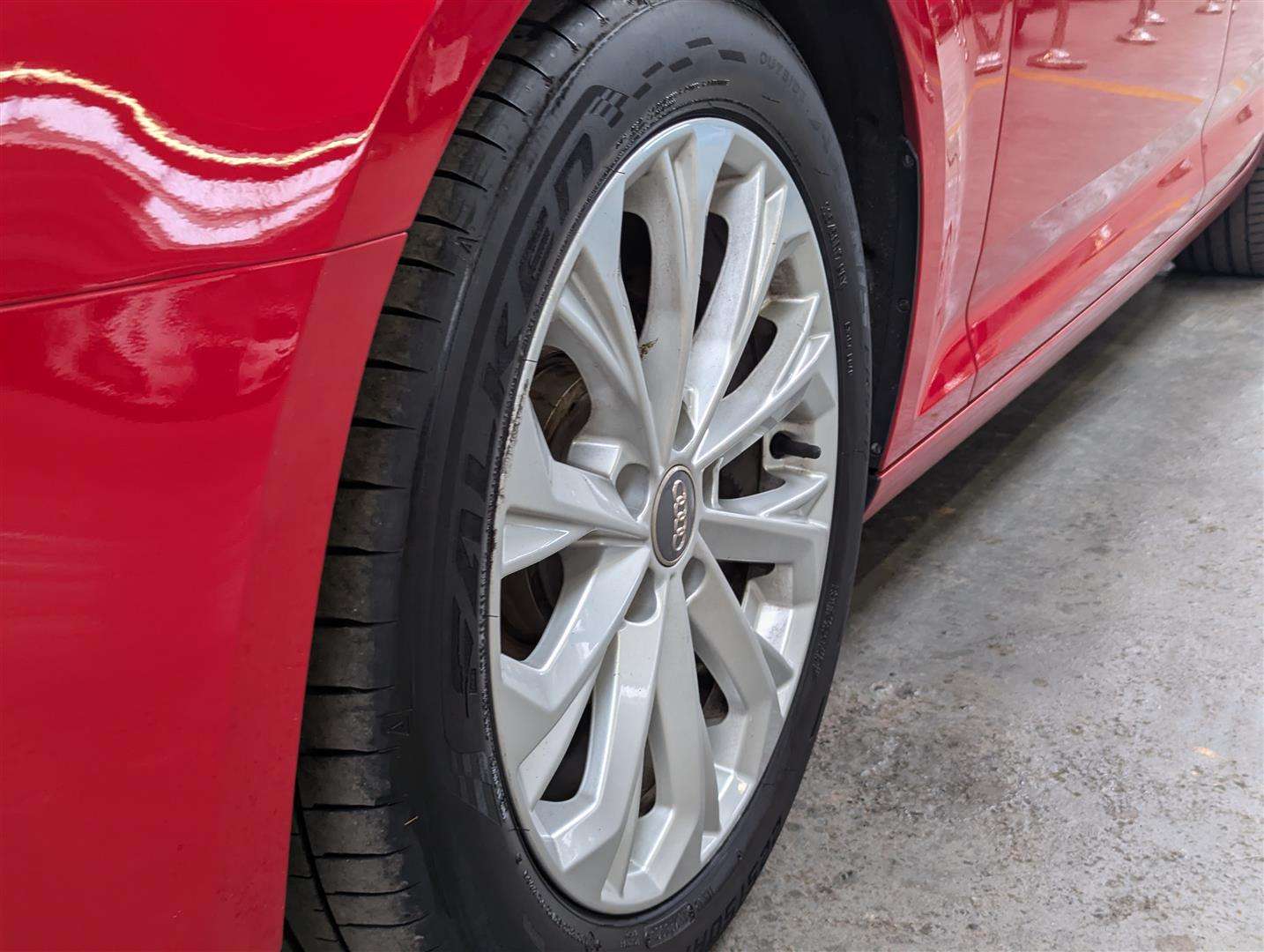 <p>2016 AUDI A4 SE ULTRA TDI S-A</p>