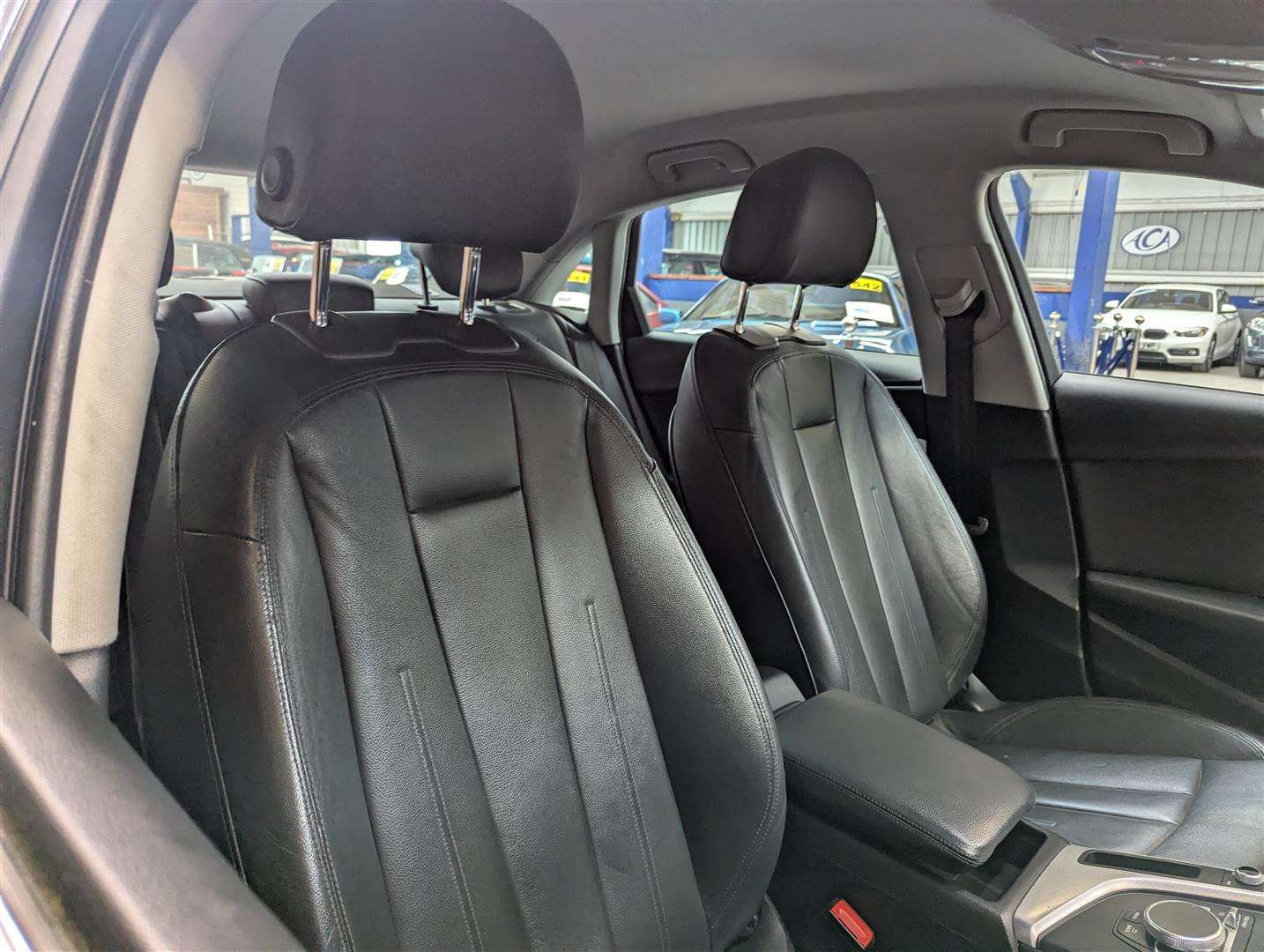 <p>2016 AUDI A4 SE ULTRA TDI S-A</p>
