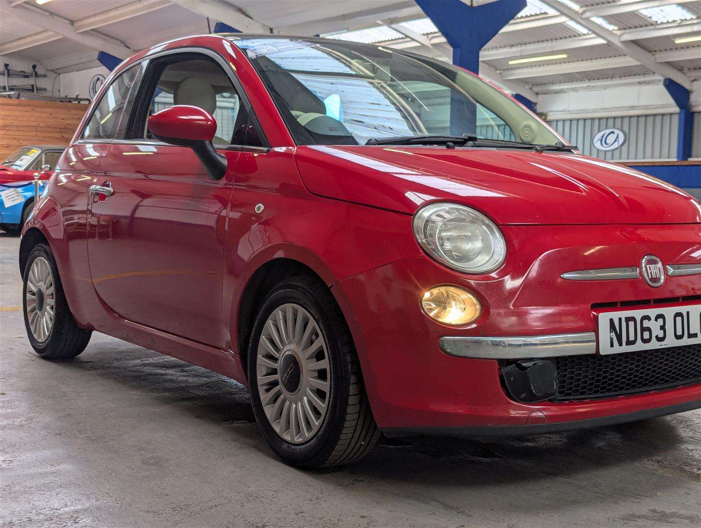 <p>2013 FIAT 500 LOUNGE</p>