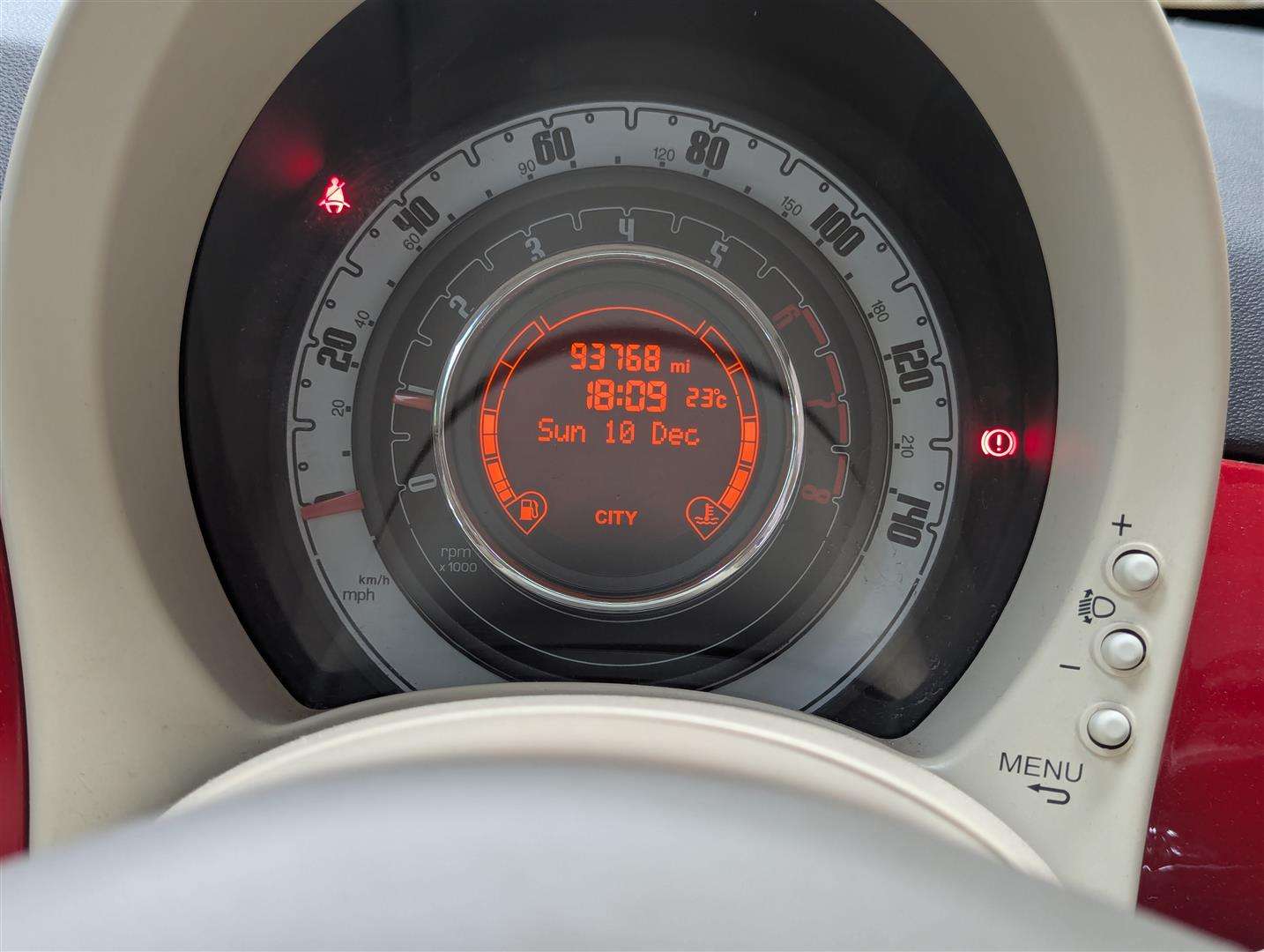 <p>2013 FIAT 500 LOUNGE</p>
