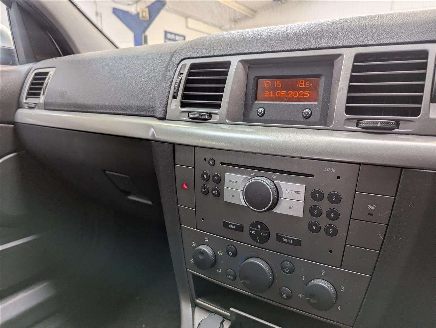 <p>2008 VAUXHALL VECTRA LIFE</p>