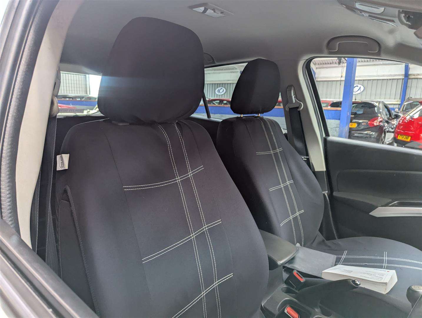 <p>2015 SUZUKI SX4 S-CROSS SZ-T</p>
