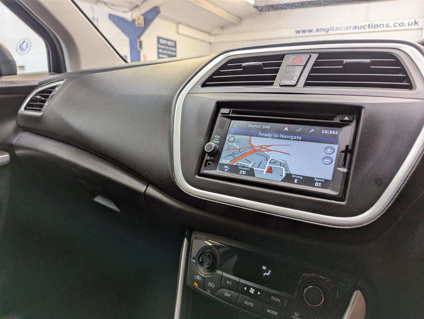 <p>2015 SUZUKI SX4 S-CROSS SZ-T</p>