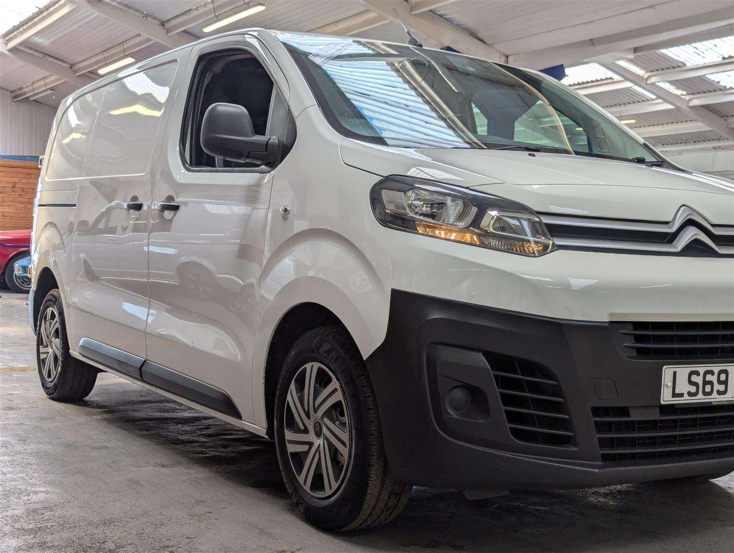 <p>2019 CITROEN DISPATCH 1400 EN-PRISE BH</p>