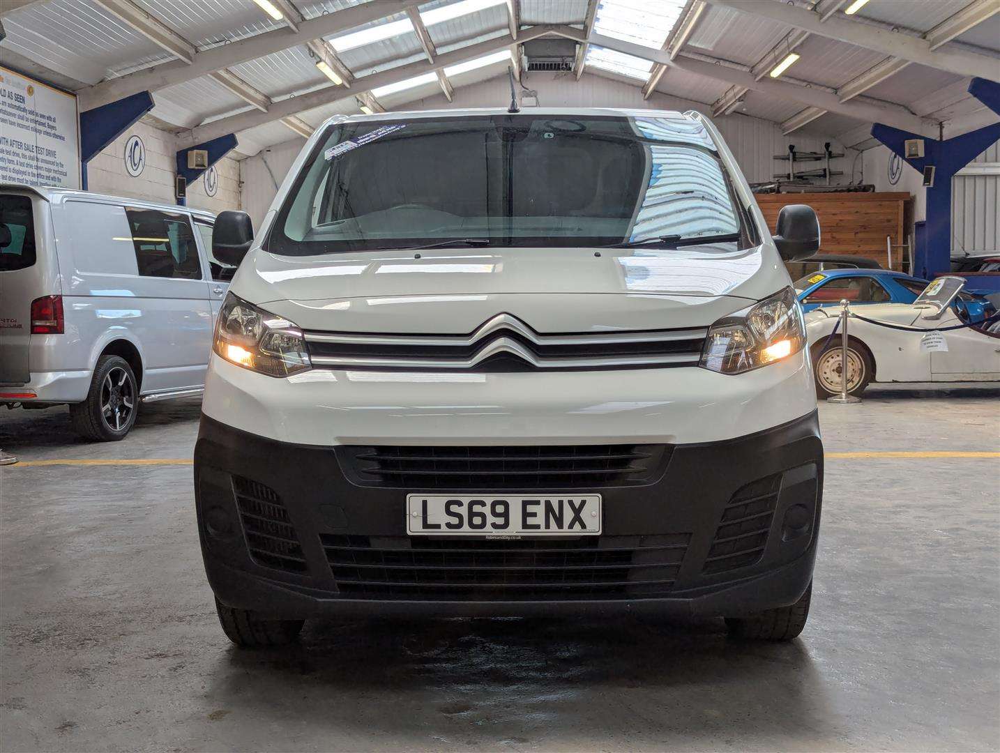 <p>2019 CITROEN DISPATCH 1400 EN-PRISE BH</p>