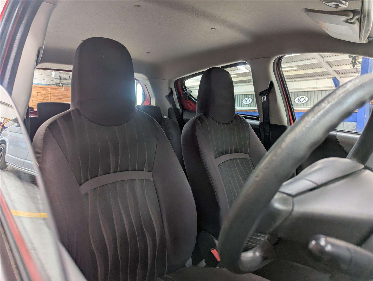 <p>2010 NISSAN PIXO N-TEC</p>