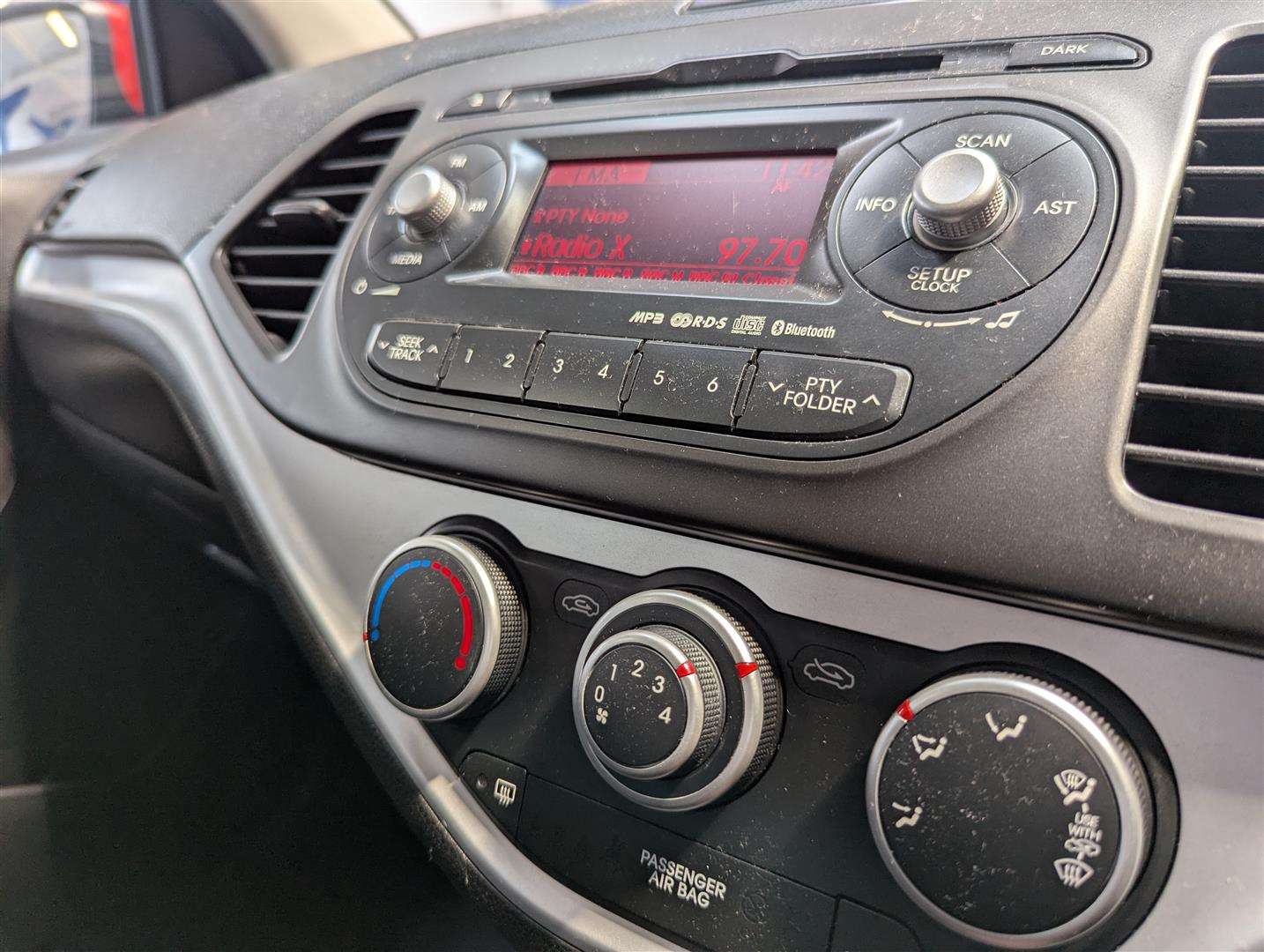 <p>2013 KIA PICANTO CITY</p>