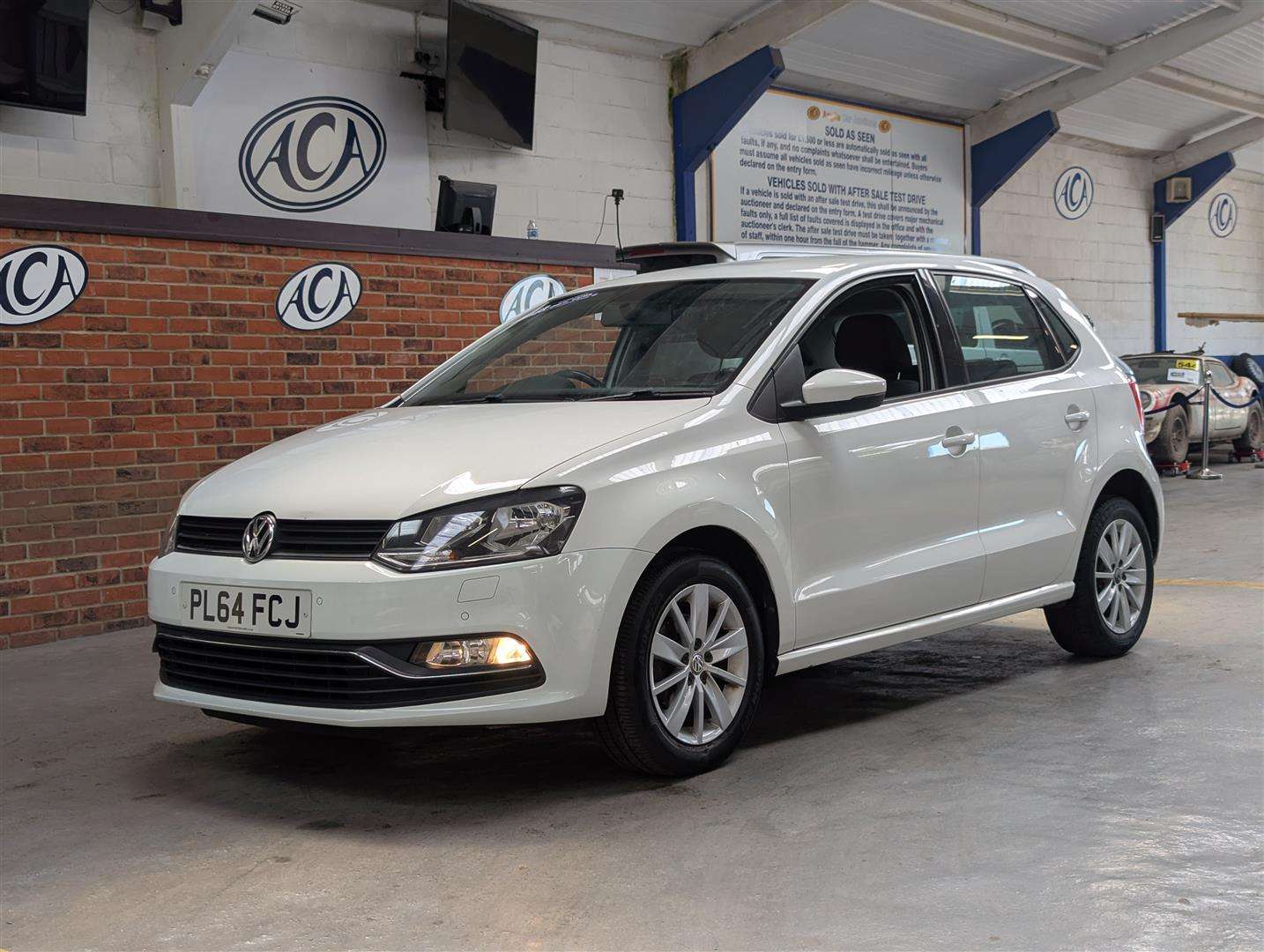 <p>2014 VOLKSWAGEN POLO SE</p>