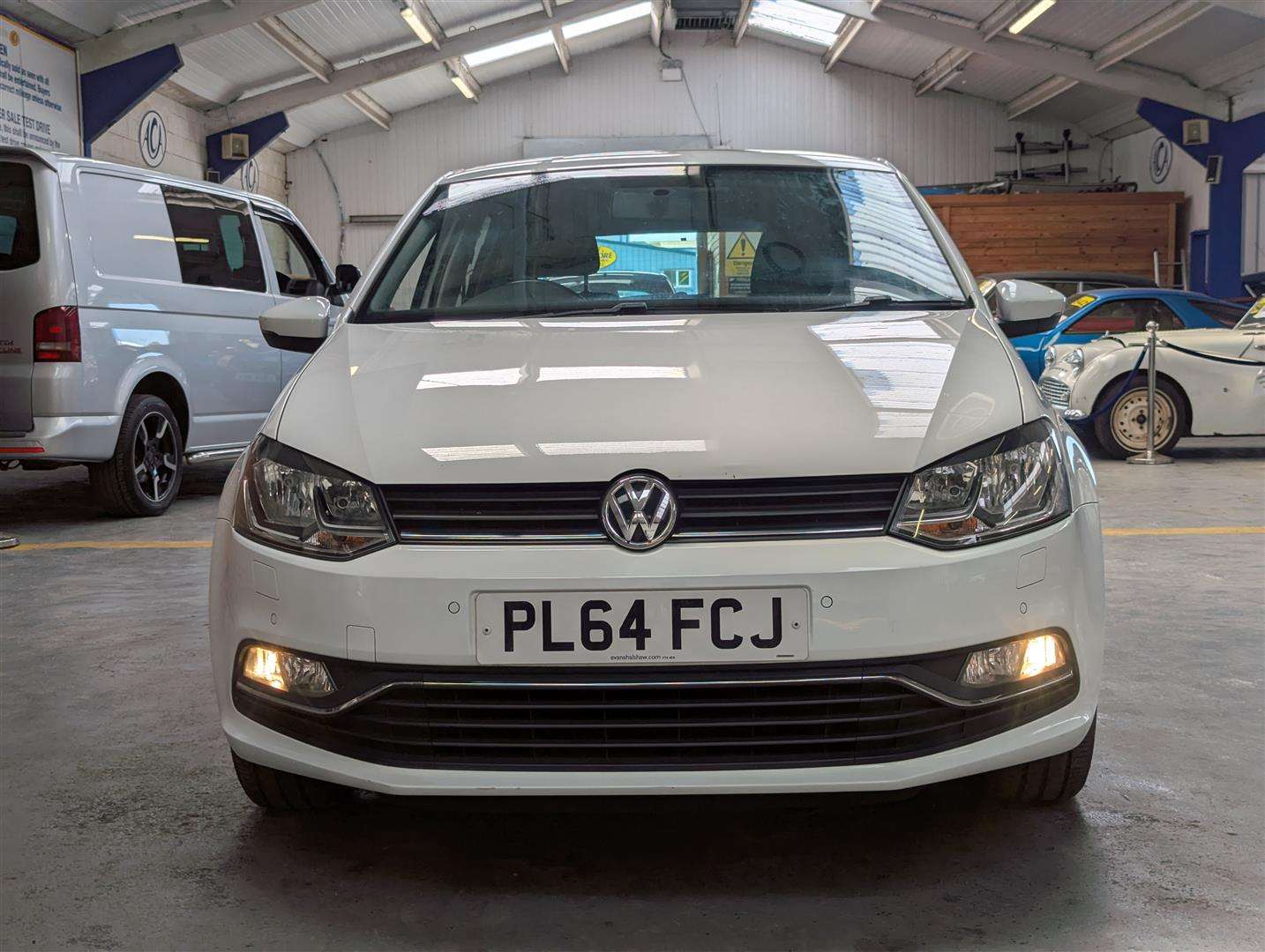 <p>2014 VOLKSWAGEN POLO SE</p>
