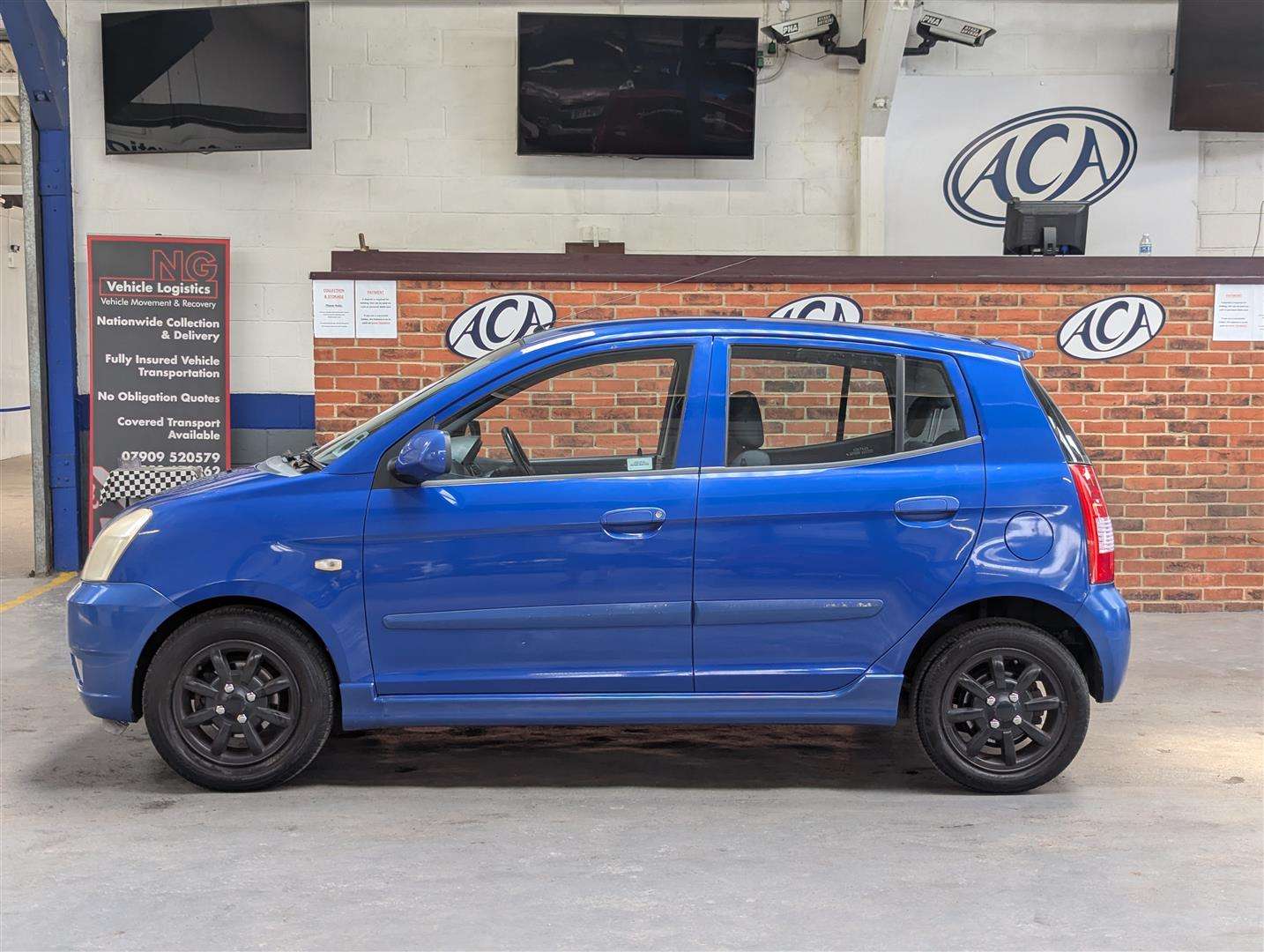 <p>2004 KIA PICANTO SE</p>
