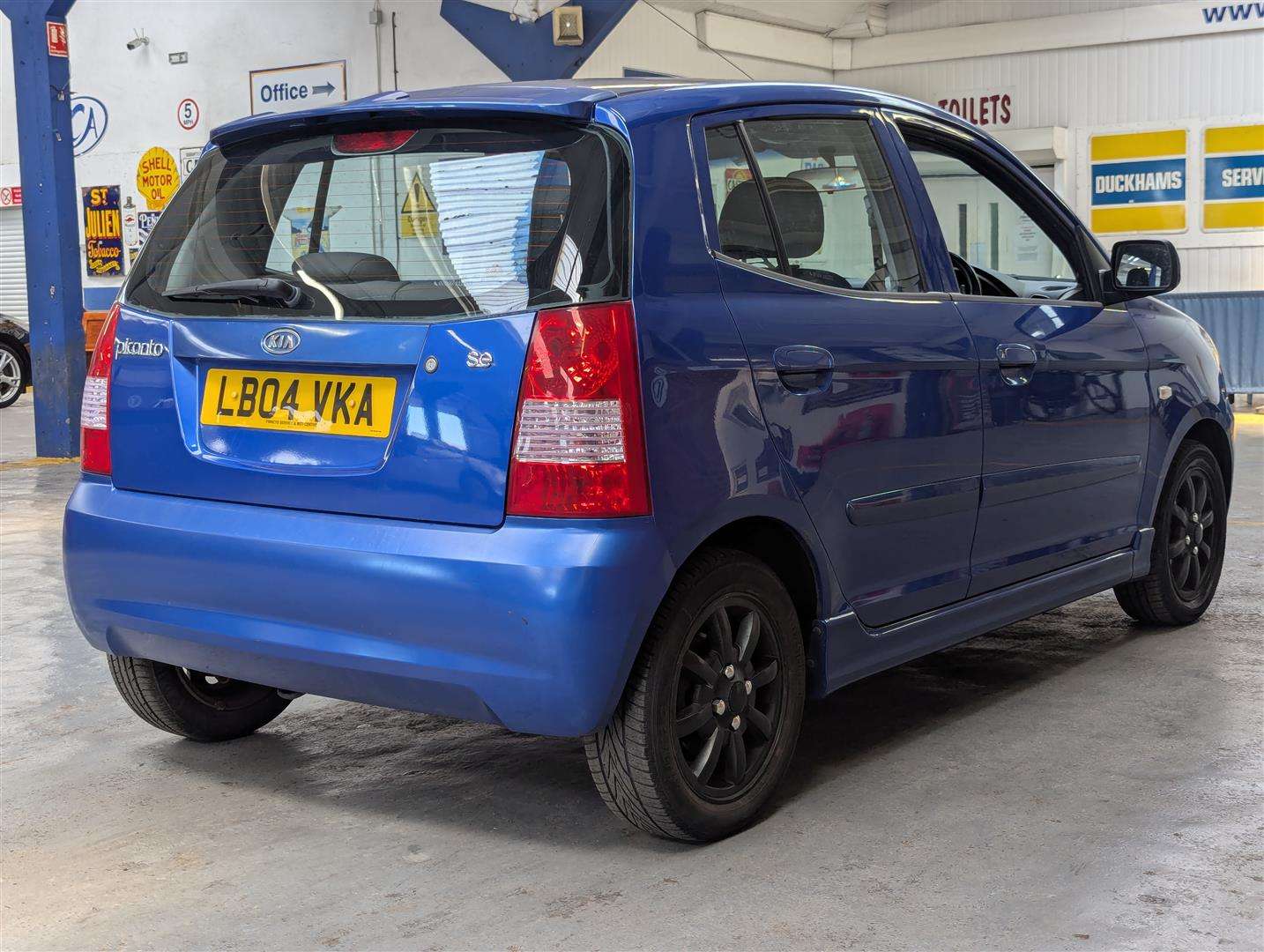 <p>2004 KIA PICANTO SE</p>