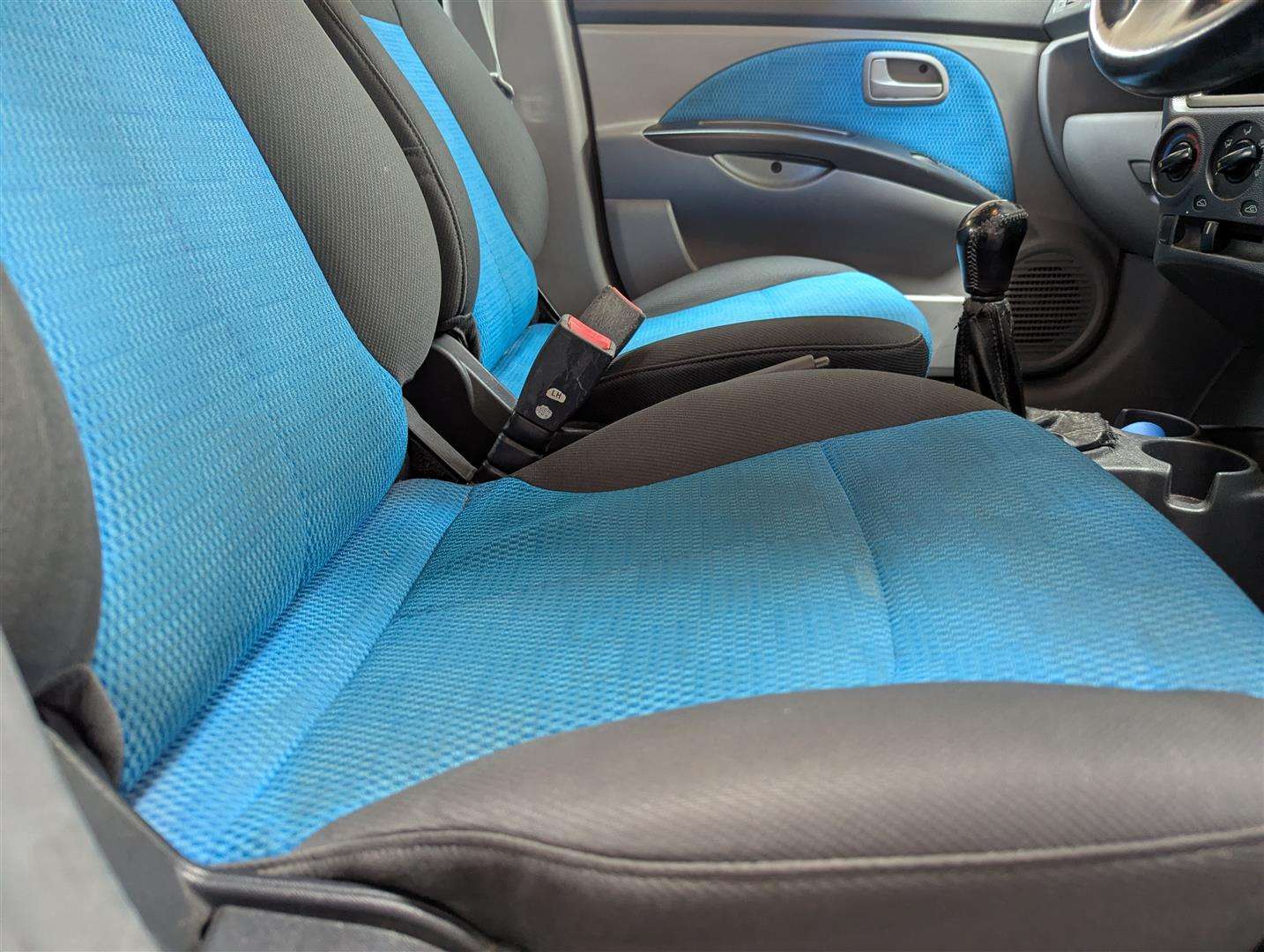 <p>2004 KIA PICANTO SE</p>