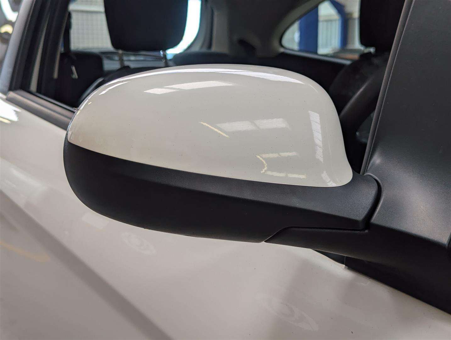 <p>2013 FORD KA EDGE</p>