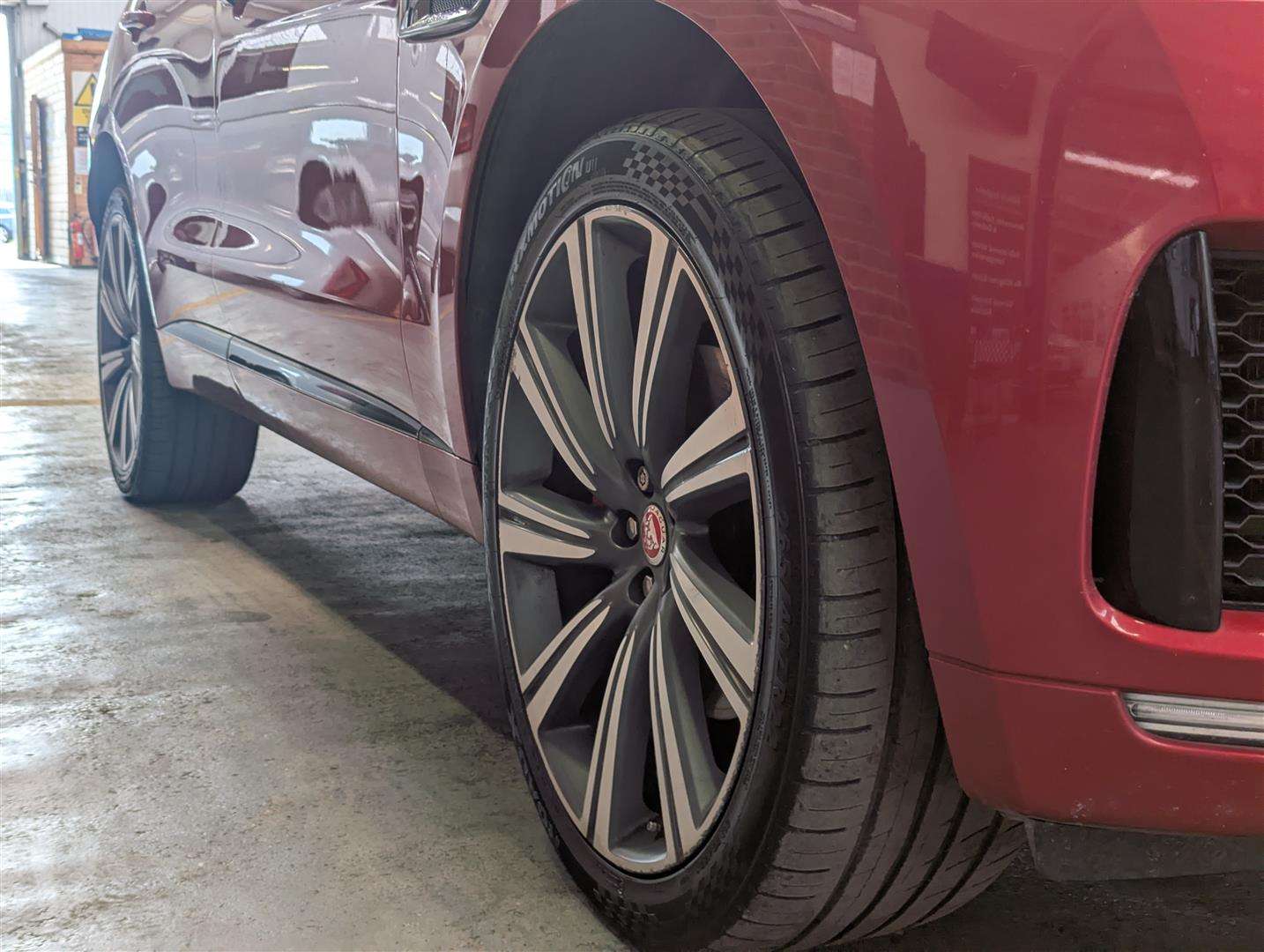 <p>2017 JAGUAR F-PACE V6 S AWD D AUTO</p>