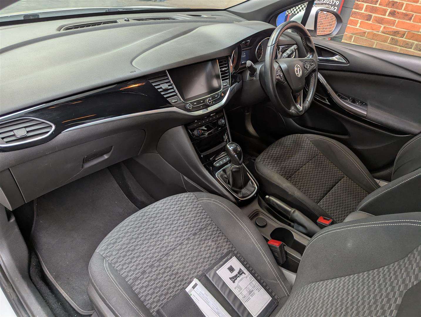 <p>2016 VAUXHALL ASTRA SRI NAV CDTI ECOFLE</p>