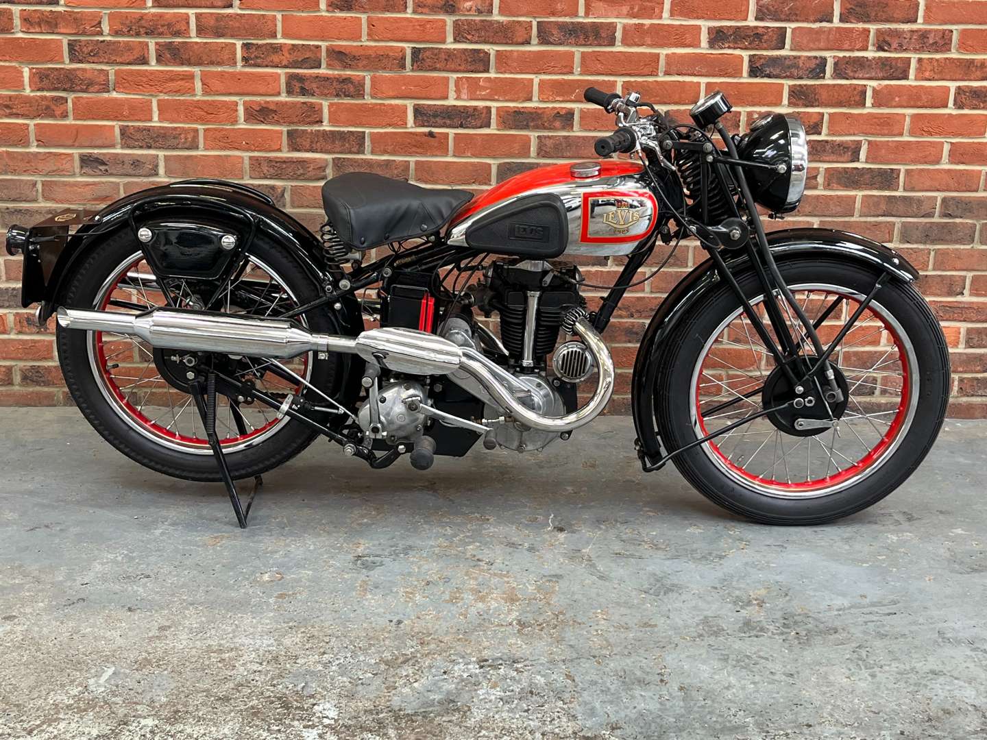 <p>1938 LEVIS MODEL B</p>