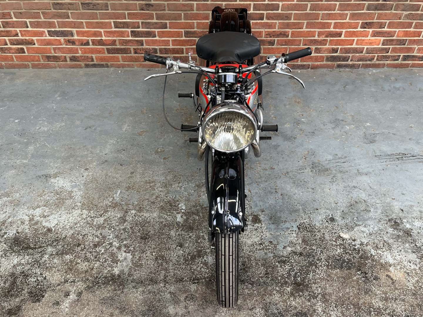 <p>1938 LEVIS MODEL B</p>