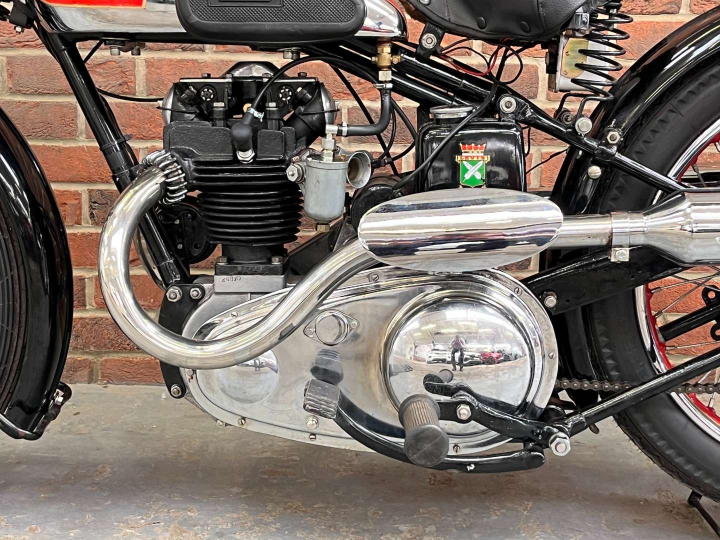 <p>1938 LEVIS MODEL B</p>