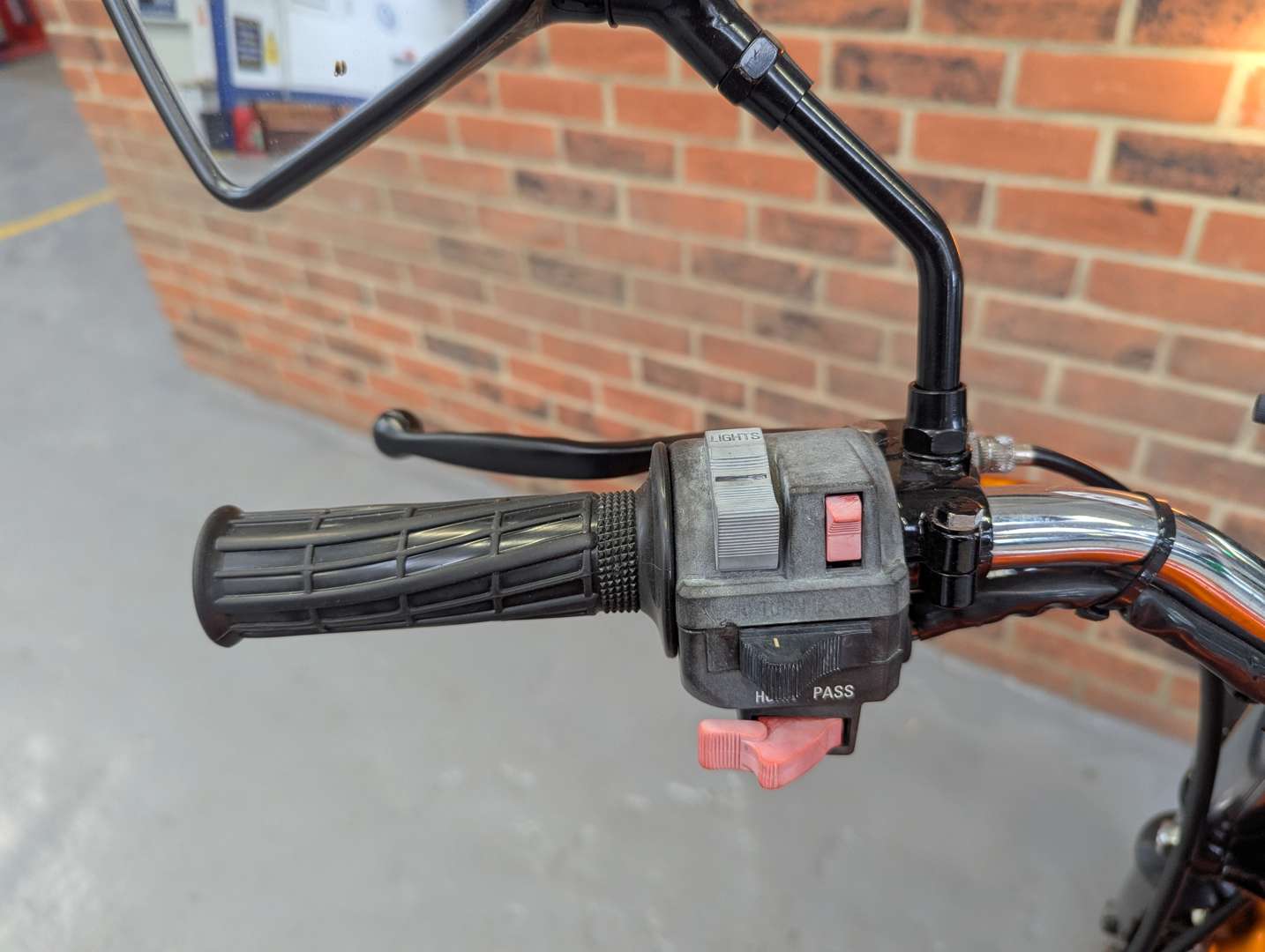 <p>1982 KAWASAKI Z750-L2</p>