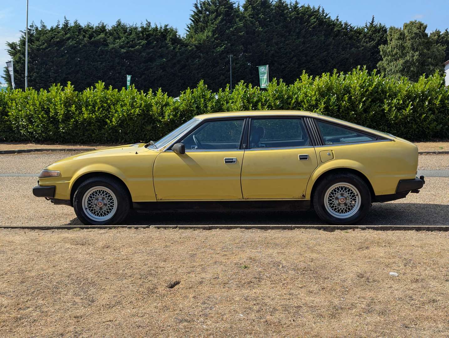 <p>1977 ROVER SD1 3500&nbsp;</p>
