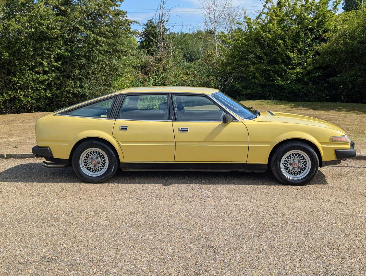 <p>1977 ROVER SD1 3500&nbsp;</p>