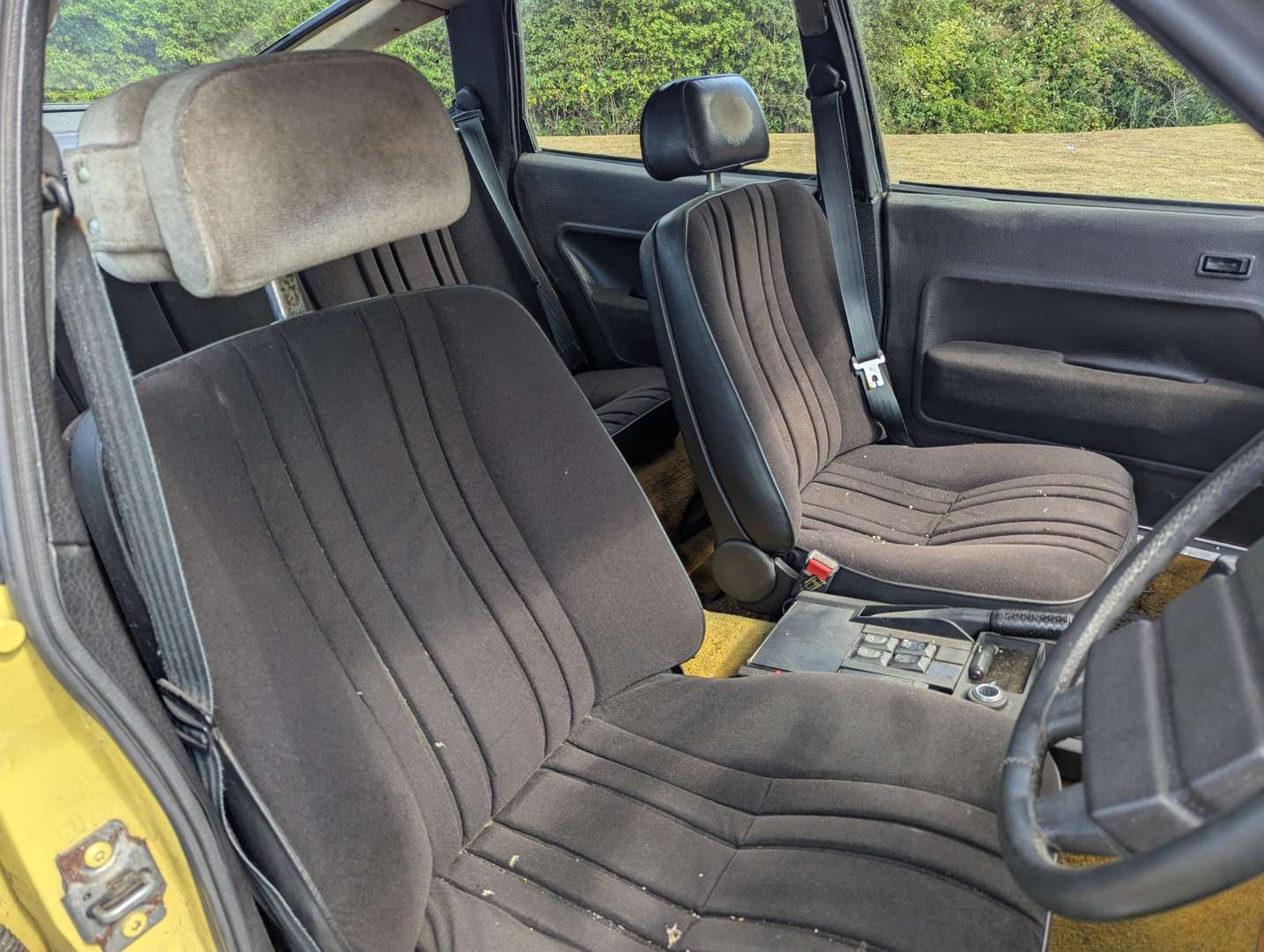 <p>1977 ROVER SD1 3500&nbsp;</p>