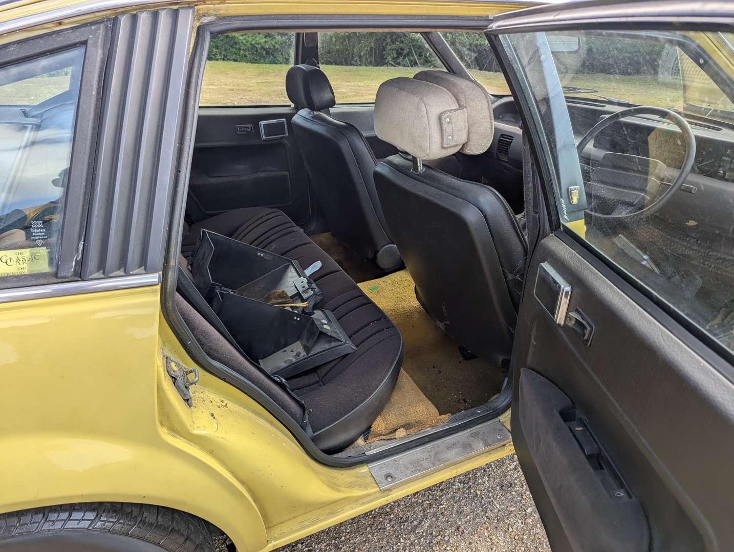 <p>1977 ROVER SD1 3500&nbsp;</p>