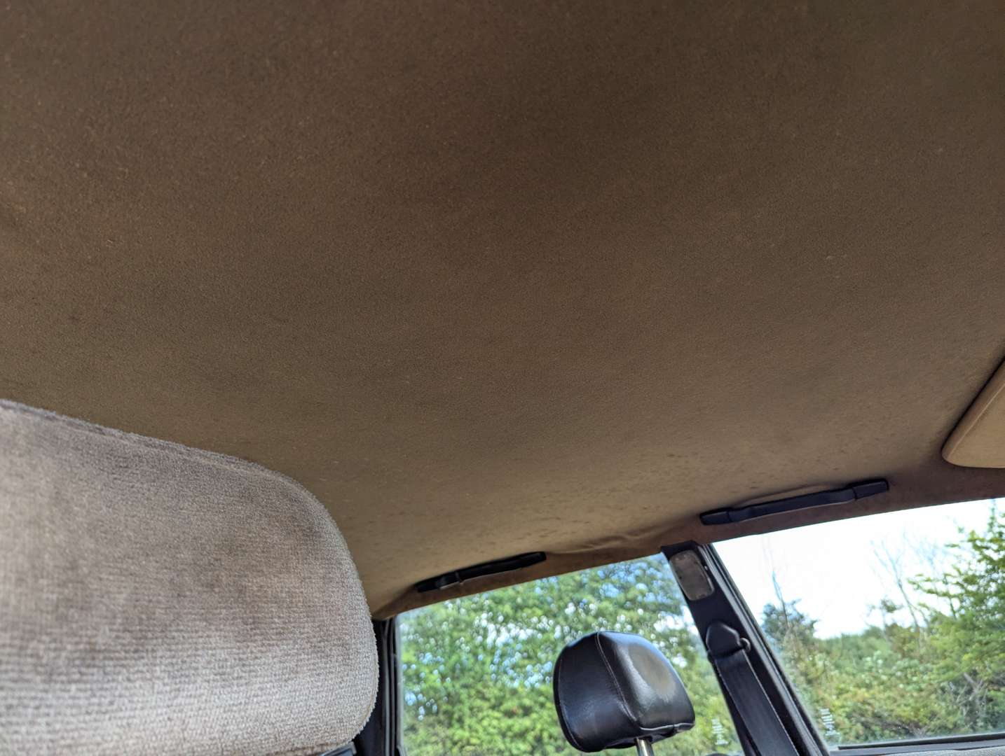 <p>1977 ROVER SD1 3500&nbsp;</p>