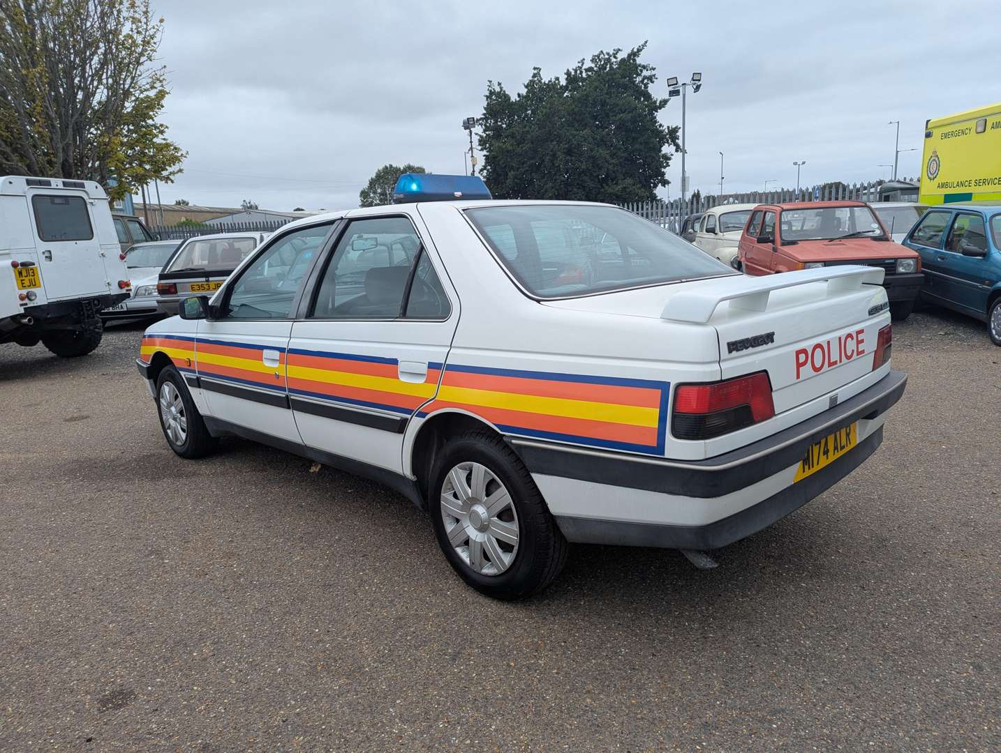 <p>1994 PEUGEOT 405 GLX</p>