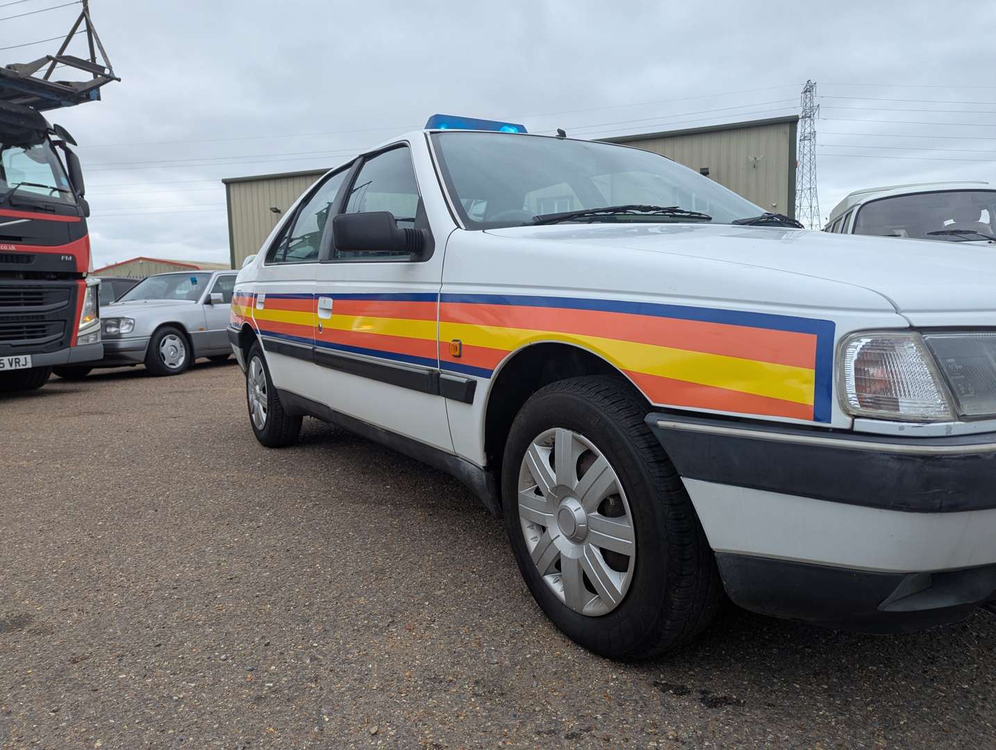 <p>1994 PEUGEOT 405 GLX</p>