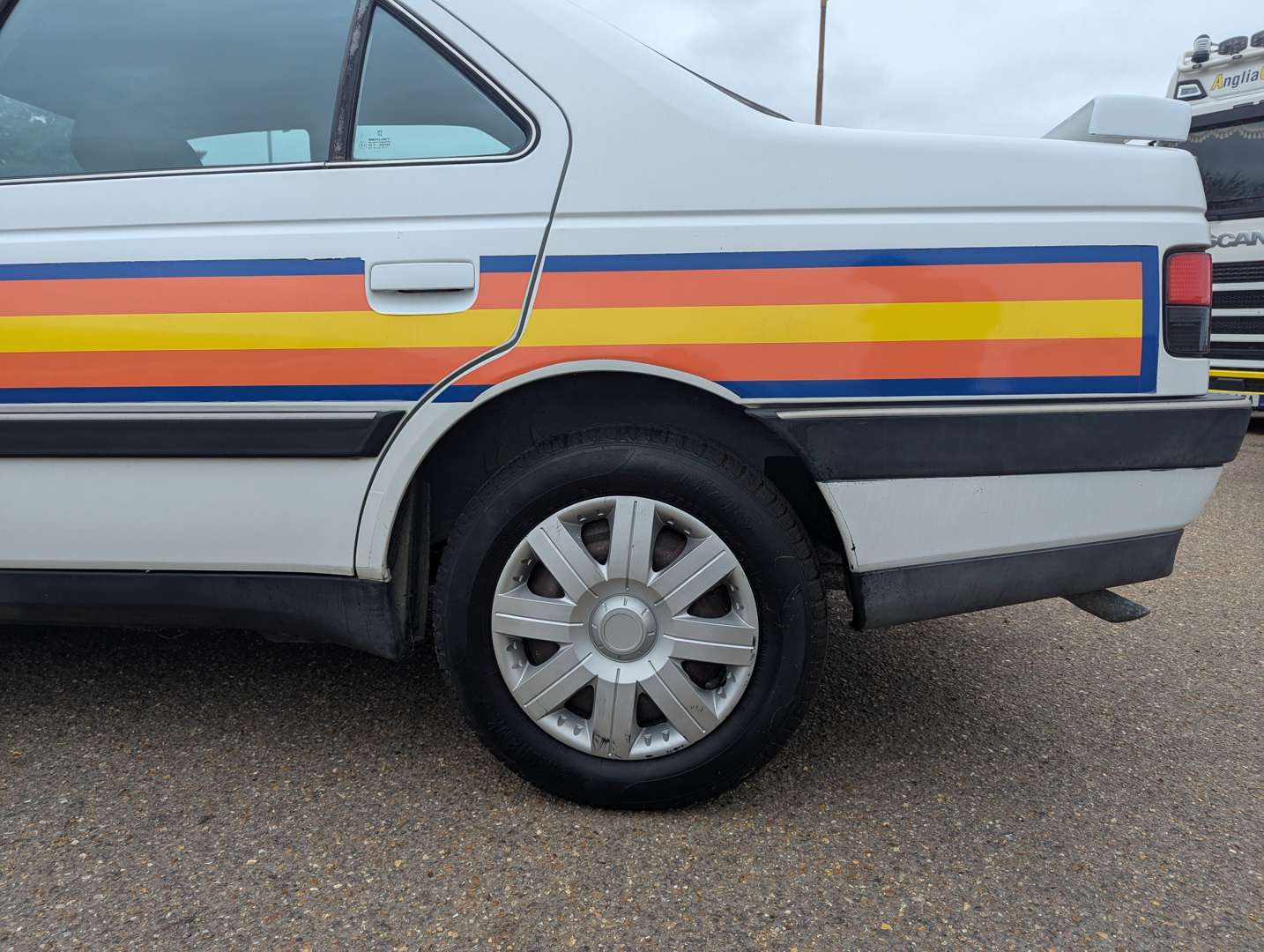 <p>1994 PEUGEOT 405 GLX</p>