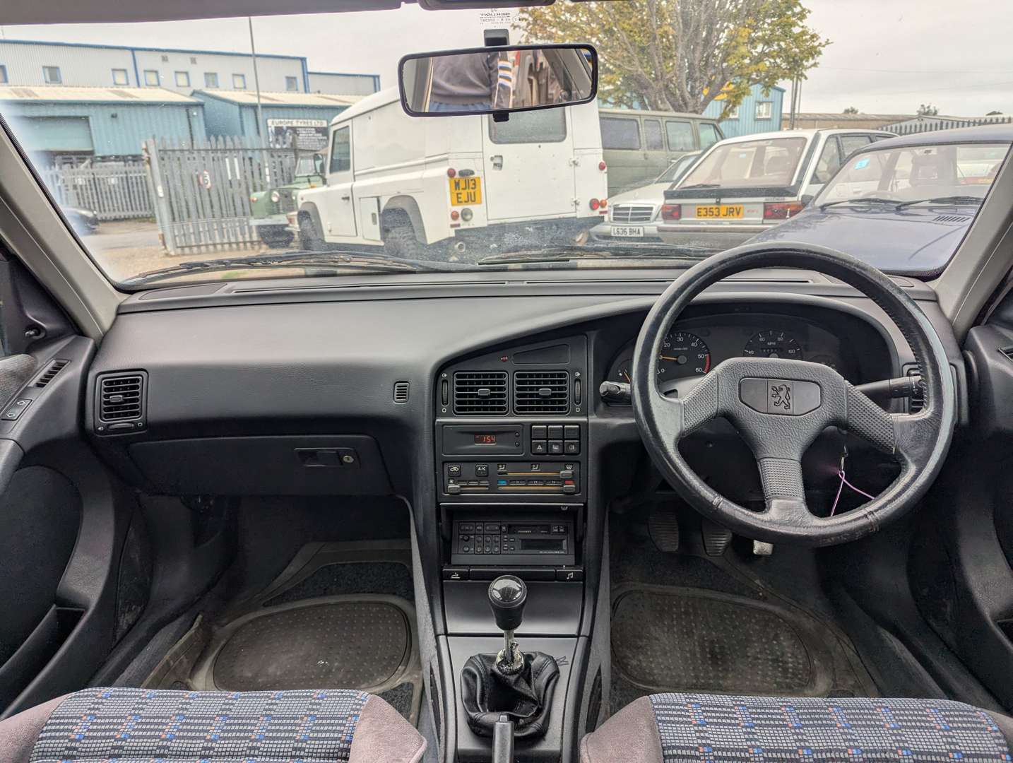 <p>1994 PEUGEOT 405 GLX</p>