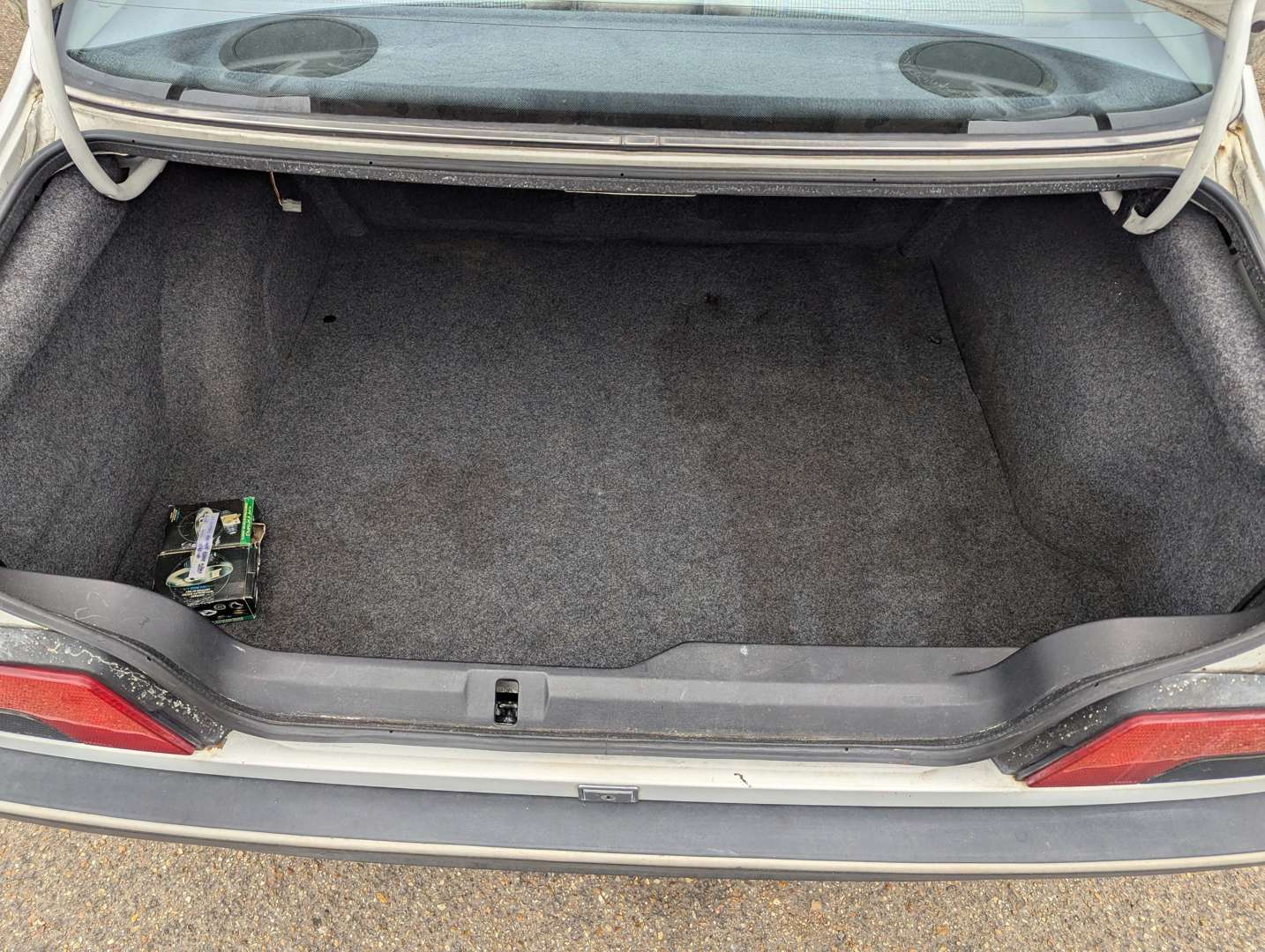 <p>1994 PEUGEOT 405 GLX</p>