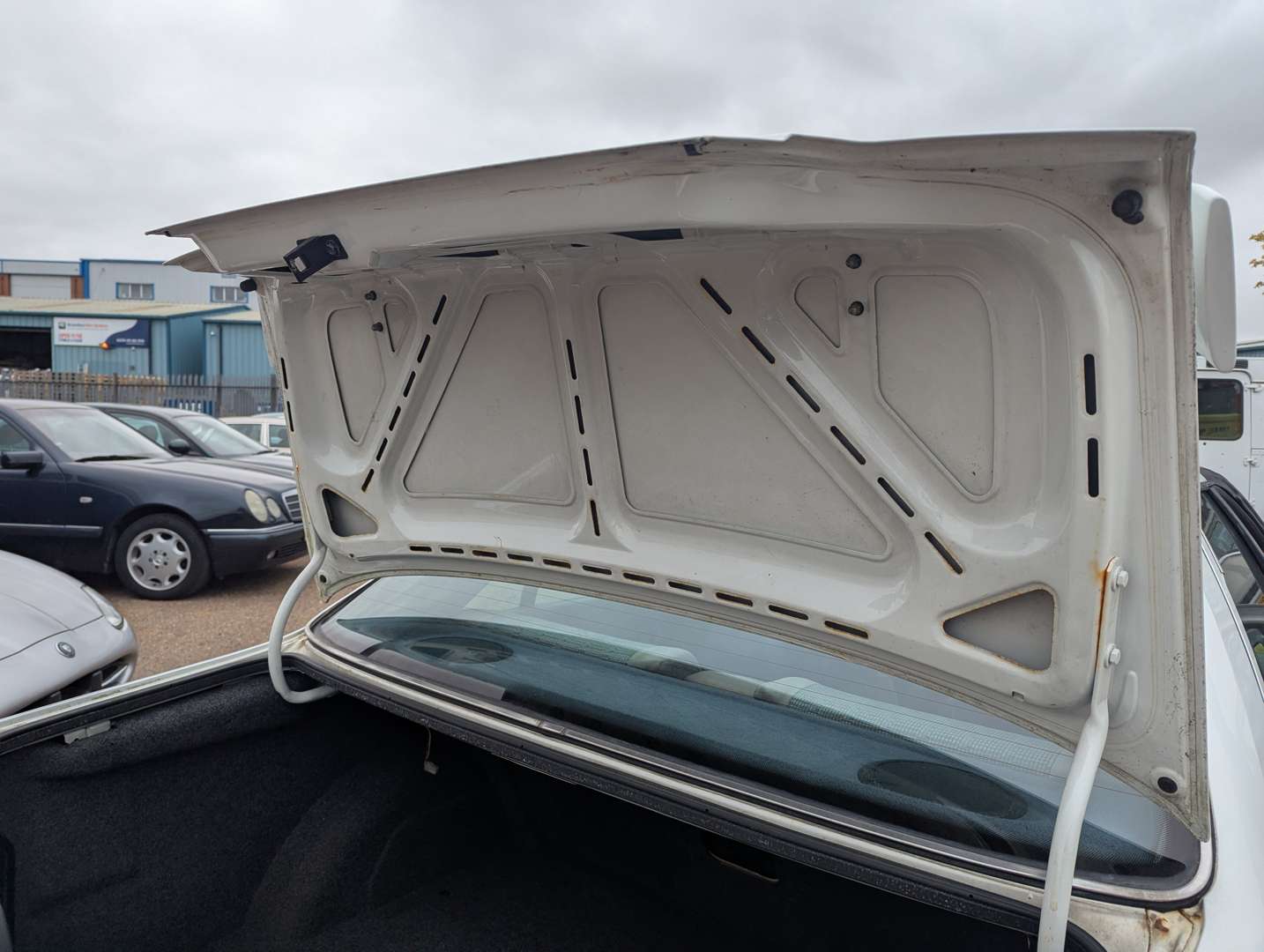 <p>1994 PEUGEOT 405 GLX</p>