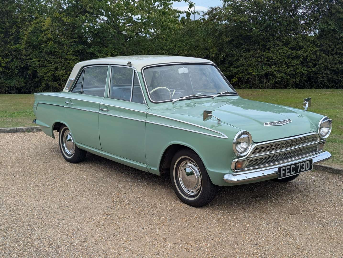 <p>1966 FORD CORTINA SUPER</p>