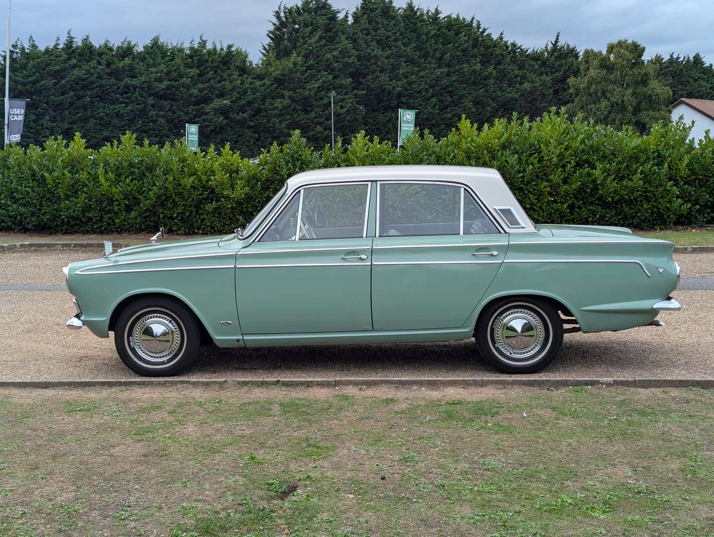 <p>1966 FORD CORTINA SUPER</p>