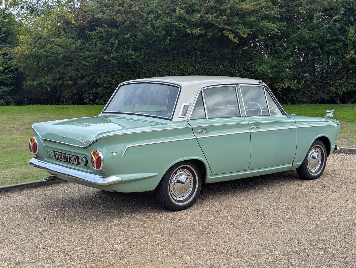 <p>1966 FORD CORTINA SUPER</p>